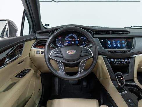 Used 2017 Cadillac XT5 Premium Luxury image 17