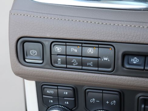 Used 2024 GMC Yukon XL Denali w/ Denali Reserve Package image 15