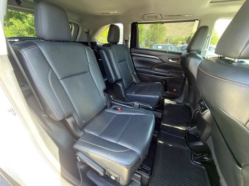 Used 2015 Toyota Highlander Limited AWD/4WD image 14