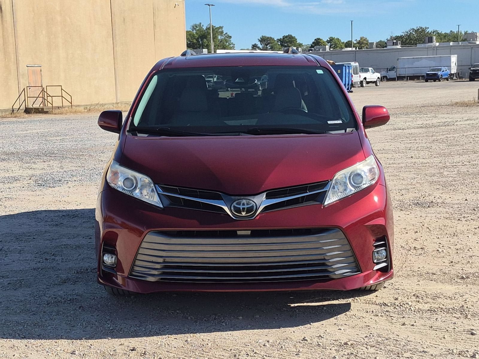 Used 2019 Toyota Sienna XLE w/ XLE Navigation Package FWD image 9