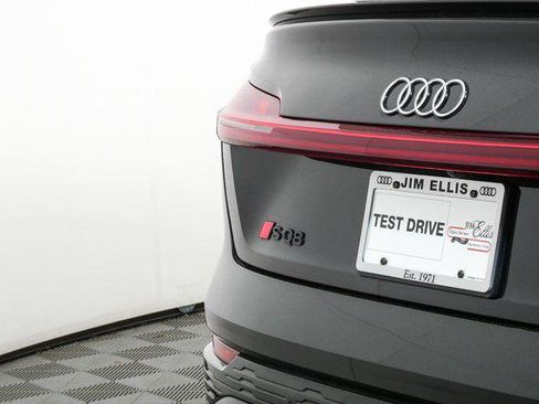 Used 2024 Audi SQ8 e-tron Premium Plus w/ Black Optic Package AWD/4WD image 38