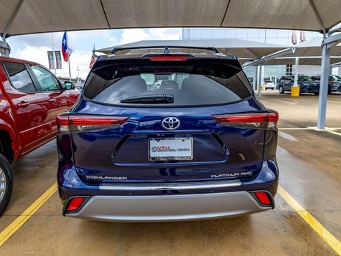New 2026 Toyota Highlander Platinum AWD/4WD image 8