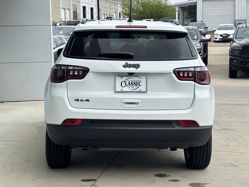 New 2026 Jeep Compass Latitude image 4