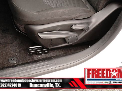 New 2025 Jeep Compass Sport image 38