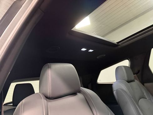 Used 2023 Buick Enclave Essence w/ Experience Buick Package AWD/4WD image 15