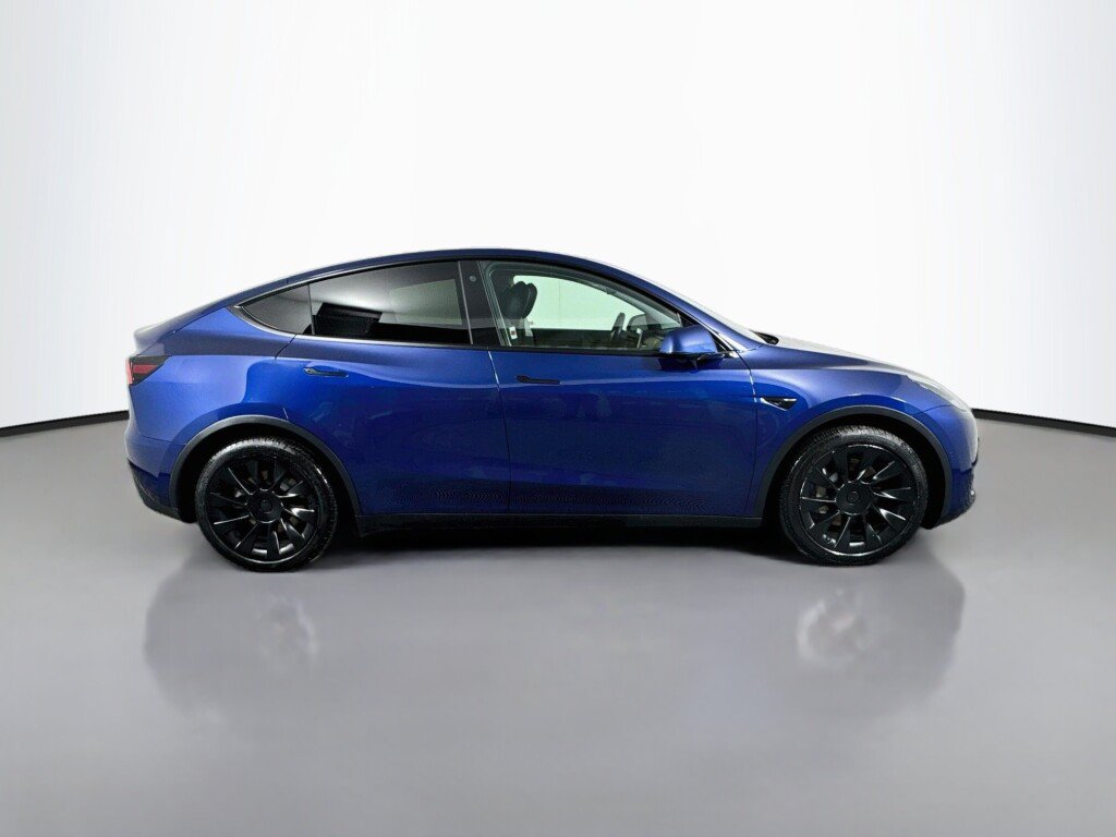 Used 2021 Tesla Model Y Long Range AWD/4WD image 6