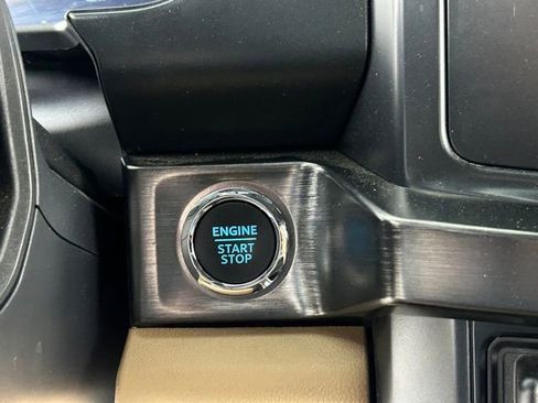 Used 2024 Ford F250 Lariat AWD/4WD image 28