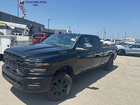 Used 2026 RAM 3500 Big Horn AWD/4WD image 1