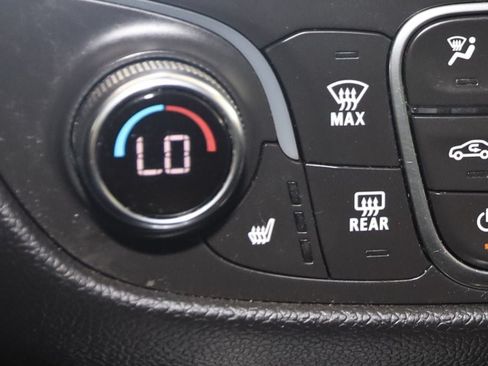 Used 2020 Chevrolet Equinox LT FWD image 8