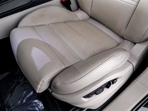 Used 2022 Porsche Cayenne S image 29