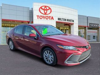Used 2021 Toyota Camry LE image 1