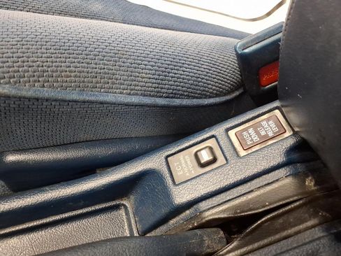 Used 1991 Toyota Camry Deluxe FWD image 14