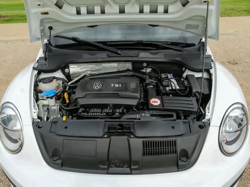 Used 2018 Volkswagen Beetle 2.0T S FWD image 39
