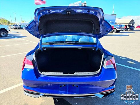 Used 2023 Hyundai Elantra Limited image 20