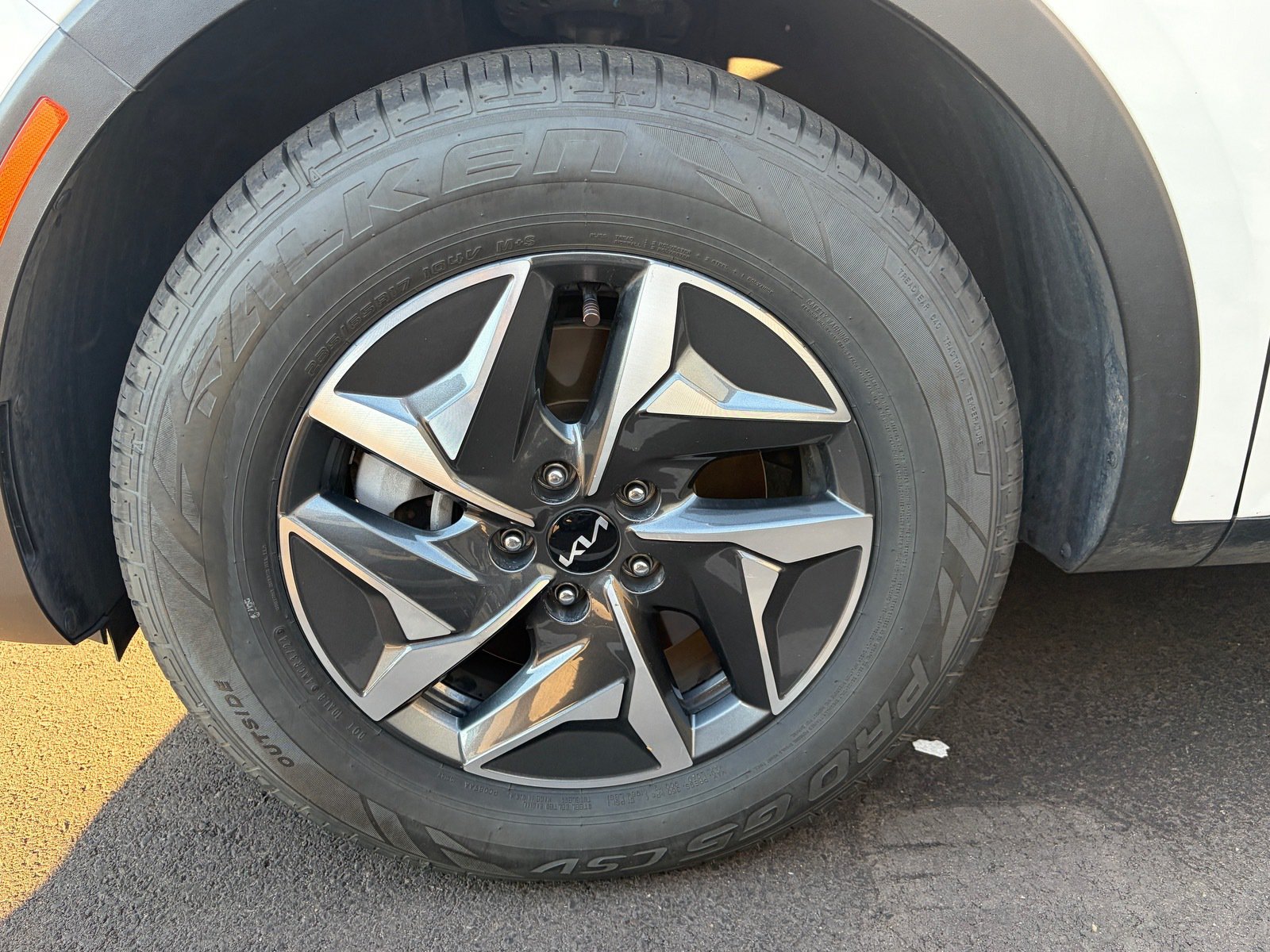 Certified 2022 Kia Sorento S FWD image 6