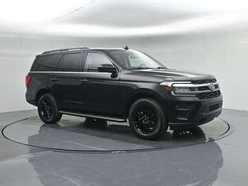 Used 2023 Ford Expedition XLT image 28