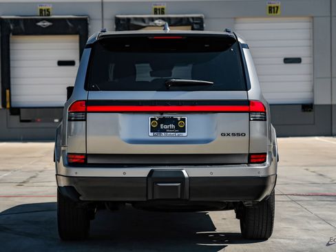 Used 2025 Lexus GX 550 w/ Accessory Package (2T) image 12
