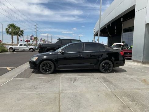 Used 2013 Volkswagen Jetta SE FWD image 4