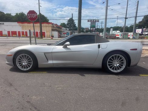 Used 2006 Chevrolet Corvette Convertible w/ Preferred Equipment Group RWD image 3