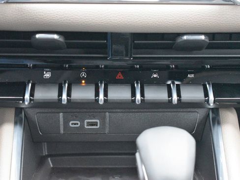 New 2026 GMC Canyon Denali image 38