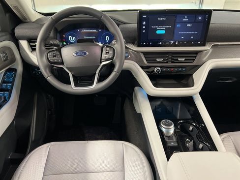 New 2026 Ford Explorer Platinum w/ LUX Leather Package image 9