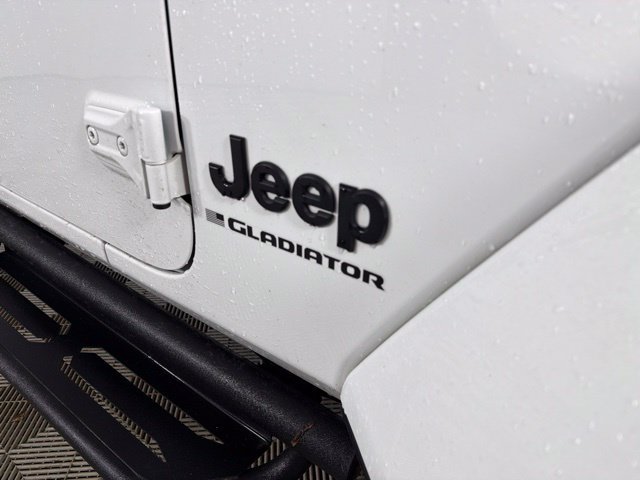 Used 2024 Jeep Gladiator Sport AWD/4WD image 19