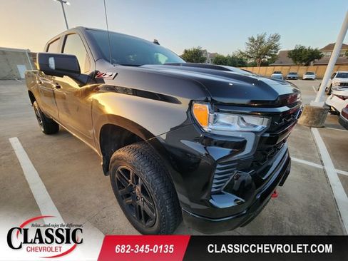 Used 2025 Chevrolet Silverado 1500 LT Trail Boss w/ Convenience Package II AWD/4WD image 1