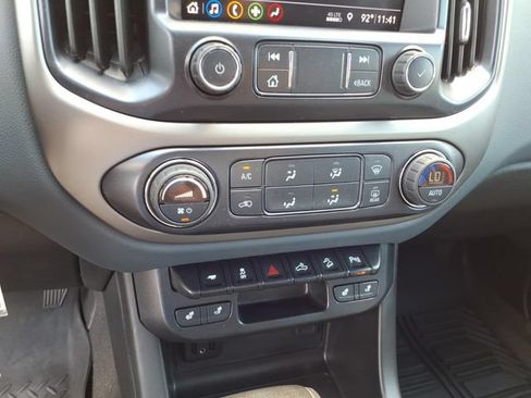 Used 2020 Chevrolet Colorado Z71 AWD/4WD image 12