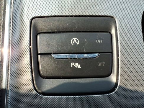Used 2023 Ford Edge Titanium w/ Equipment Group 301A AWD/4WD image 18