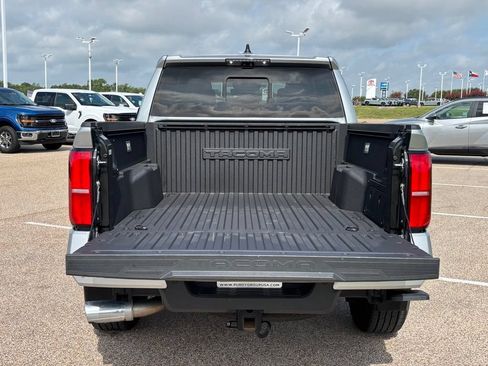 Used 2024 Toyota Tacoma Limited w/ Limited Package (LT) AWD/4WD image 7