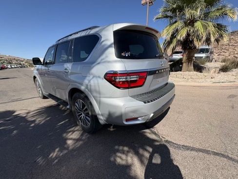 Used 2023 Nissan Armada SL w/ Captain's Chairs Package AWD/4WD image 3
