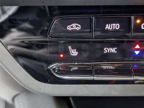 Used 2023 Buick Envision Preferred image 25