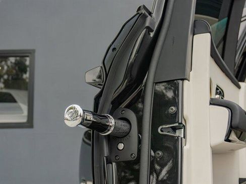 Used 2024 Rolls-Royce Phantom Sedan image 67