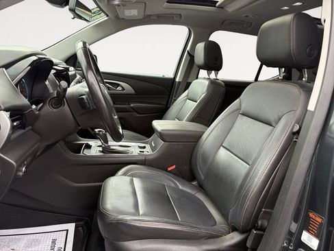 Used 2019 Chevrolet Traverse LT w/ LT Premium Package FWD image 9