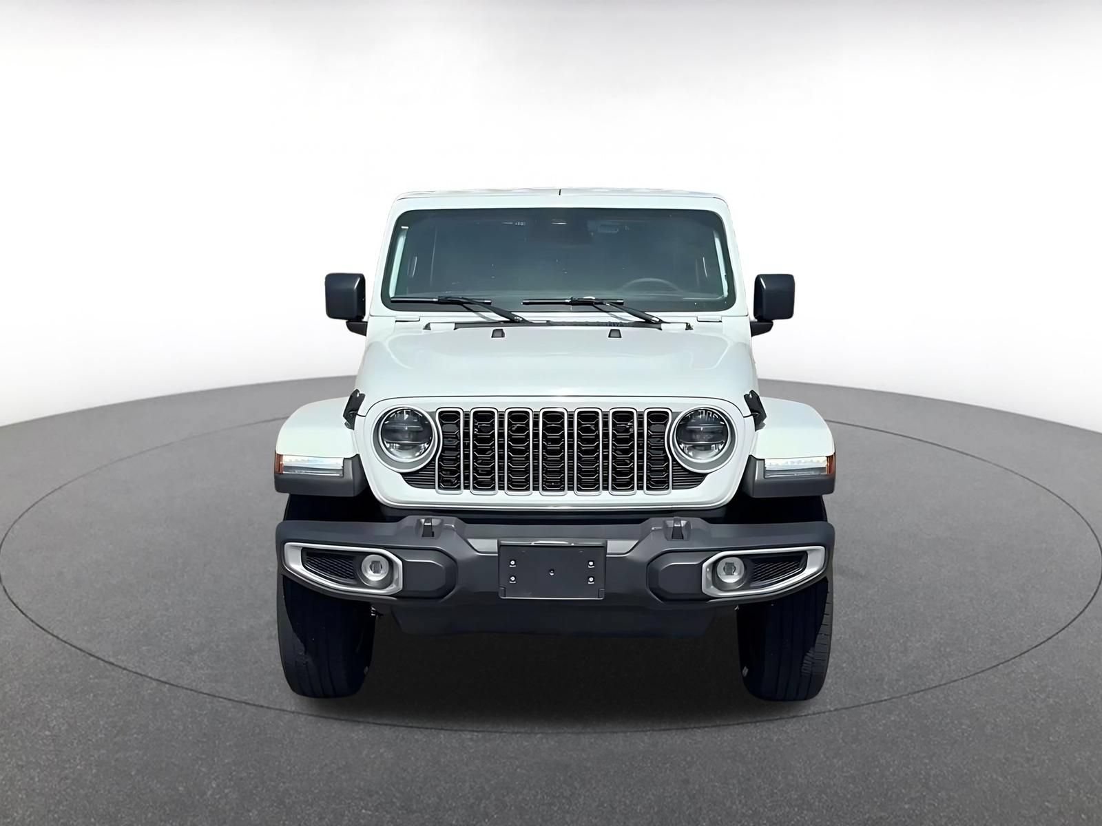 Used 2025 Jeep Wrangler Unlimited Sahara AWD/4WD image 4