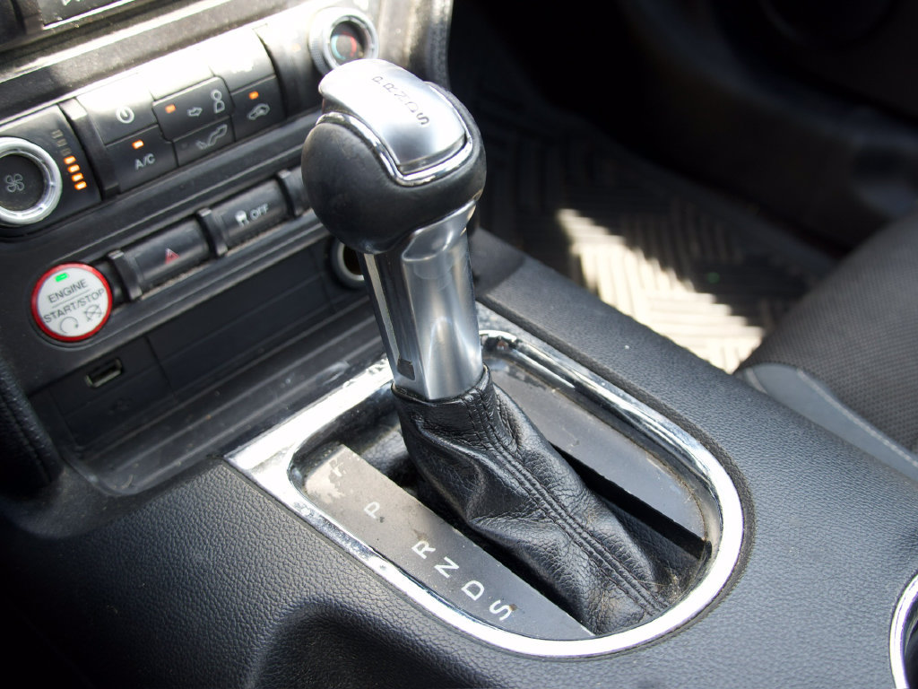 Used 2015 Ford Mustang Convertible RWD image 23