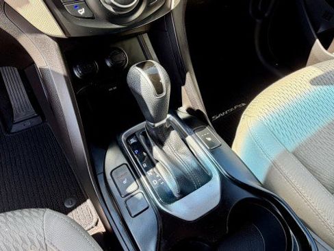 Used 2015 Hyundai Santa Fe GLS image 12