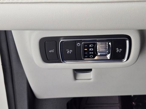 New 2026 Lincoln Nautilus Premier AWD/4WD image 18