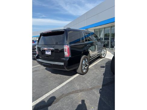 Used 2017 GMC Yukon Denali w/ Open Road Package AWD/4WD image 6