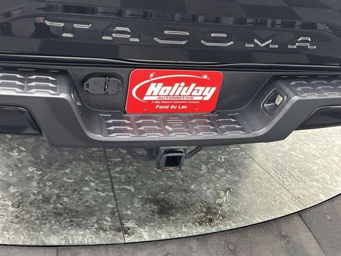 Used 2022 Toyota Tacoma SR AWD/4WD image 24