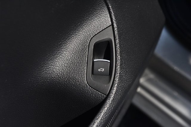 Used 2013 Volkswagen Passat TDI SEL Premium FWD image 9