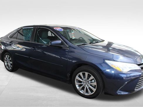 Used 2015 Toyota Camry XLE w/ Moonroof Package FWD image 19