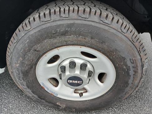 Used 2011 GMC Savana 3500 image 18