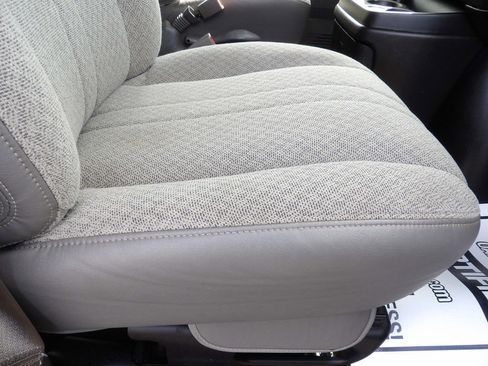 Used 2019 Chevrolet Express 3500 LS image 42