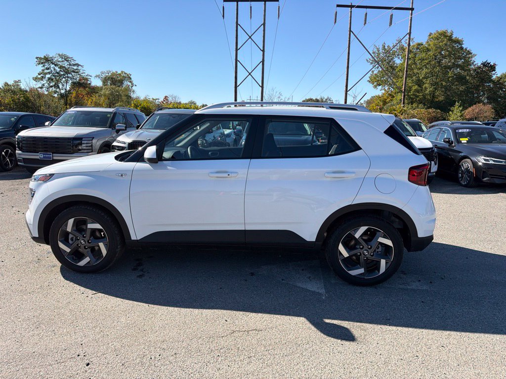 Used 2026 Hyundai Venue SEL FWD image 9