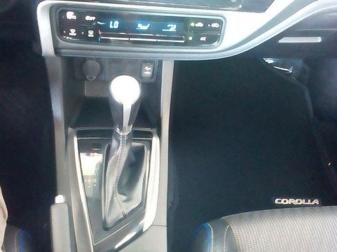 Used 2018 Toyota Corolla SE FWD image 9