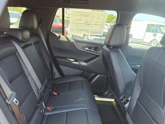 New 2026 Chevrolet Equinox LT w/ Convenience Package II AWD/4WD image 13