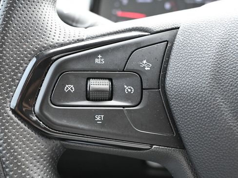 Used 2024 Chevrolet Trax LS FWD image 11