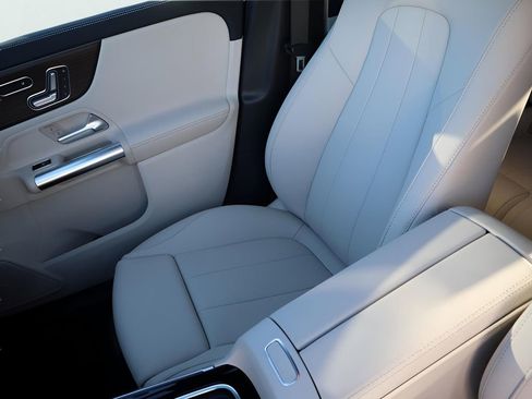 New 2026 Mercedes-Benz GLA 250 4MATIC image 35