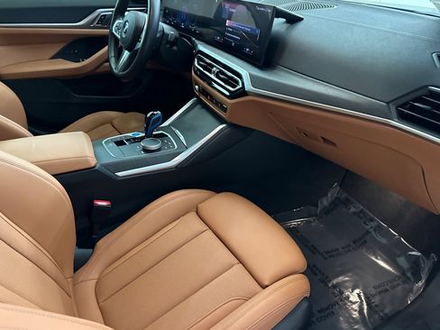 Certified 2022 BMW i4 eDrive40 w/ M Sport Package image 32